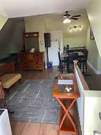 Colonial Charm Inn