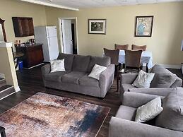 Colonial Charm Inn