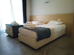 m2 otel