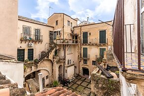 Ortigia in Giallo by Wonderful Italy