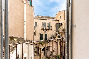 Ortigia in Giallo by Wonderful Italy