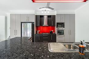 Zen Orient Luxurious 4BR Oasis With Private Pool