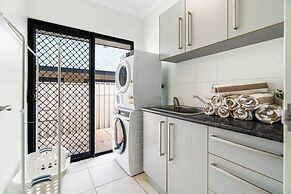 Zen Orient Luxurious 4BR Oasis With Private Pool
