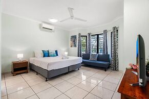 Zen Orient Luxurious 4BR Oasis With Private Pool
