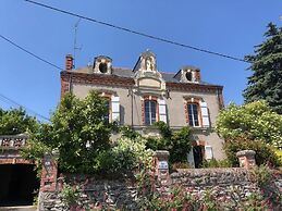 Belle Maison dans une ancienne école