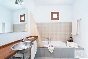Hotel Moscari by CheelHotels