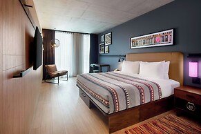 Moxy Ottawa Downtown