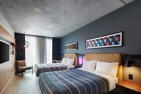 Moxy Ottawa Downtown