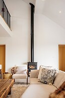 Luxury Cotswolds Estate with Pool