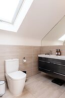 Luxury Cotswolds Estate with Pool