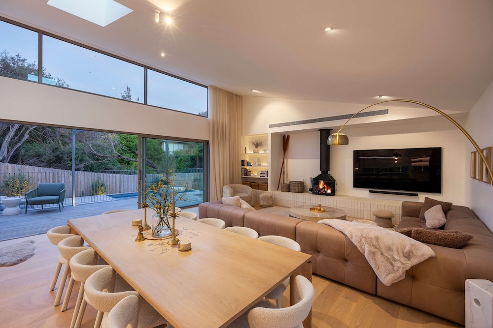 Bridgewater House Gas Heated Pool