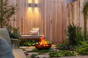 Bridgewater House Gas Heated Pool