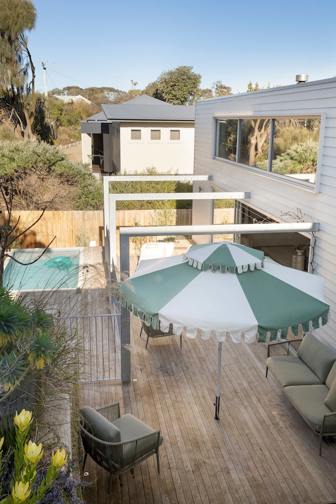 Bridgewater House Gas Heated Pool