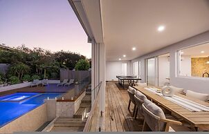 Airosa Blanca Pool Spa Sea Views
