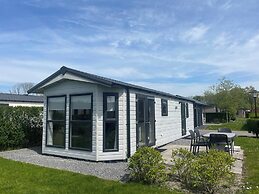 Getaway With Garden & Parking