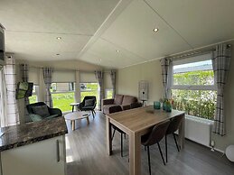 Getaway With Garden & Parking