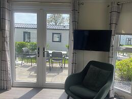 Getaway With Garden & Parking