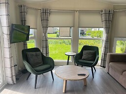 Getaway With Garden & Parking