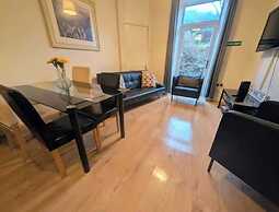 2-bed Apartment in Morningside - by Holiday Homes