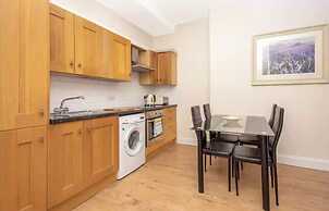 2-bed Apartment in Morningside - by Holiday Homes