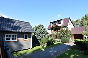 Large Holiday Home With Private Garden