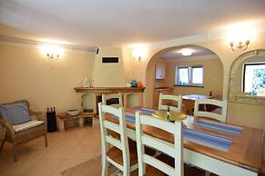 Large Holiday Home With Private Garden