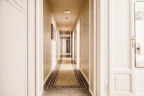 Elegant Flats near Guastalla Gardens