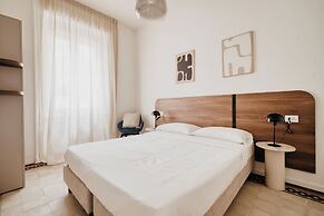 Elegant Flats near Guastalla Gardens