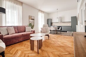 Elegant Flats near Guastalla Gardens