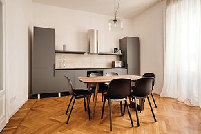 Elegant Flats near Guastalla Gardens