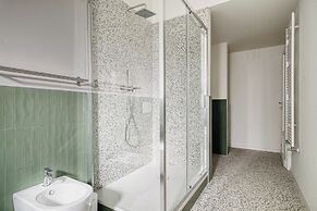 Elegant Flats near Guastalla Gardens