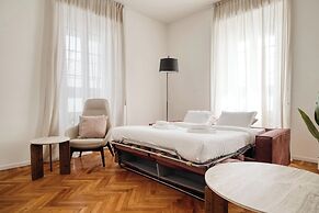 Elegant Flats near Guastalla Gardens