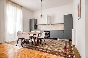 Elegant Flats near Guastalla Gardens