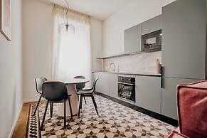 Elegant Flats near Guastalla Gardens