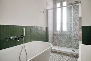 Elegant Flats near Guastalla Gardens