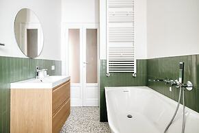 Elegant Flats near Guastalla Gardens