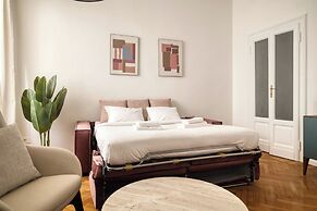 Elegant Flats near Guastalla Gardens