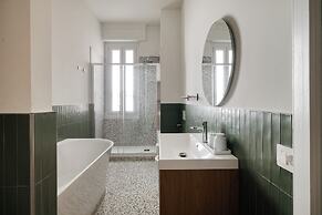 Elegant Flats near Guastalla Gardens