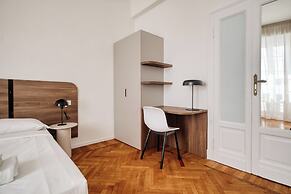 Elegant Flats near Guastalla Gardens