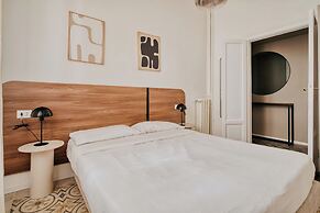 Elegant Flats near Guastalla Gardens