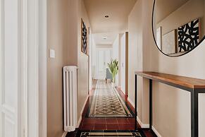 Elegant Flats near Guastalla Gardens
