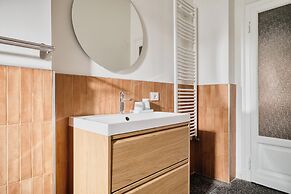 Elegant Flats near Guastalla Gardens