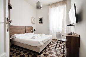 Elegant Flats near Guastalla Gardens