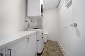 Gorgeous 2-bed Townhouse With Patio, BBQ & Parking