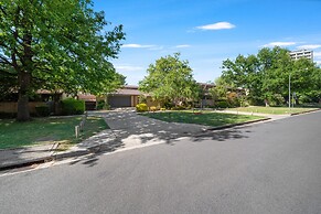 Gorgeous 2-bed Townhouse With Patio, BBQ & Parking