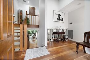 Gorgeous 2-bed Townhouse With Patio, BBQ & Parking