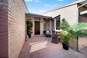 Gorgeous 2-bed Townhouse With Patio, BBQ & Parking