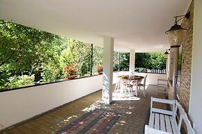Comfortable Holiday Home With a Private Garden