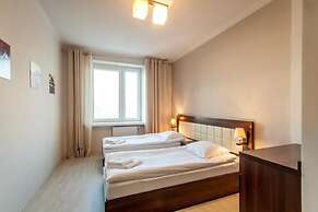 Avion Hotel