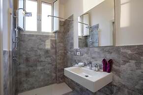EVA LUXURY BASTIONE
